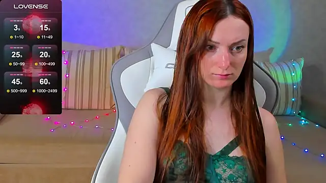 Snapshot of FlamyGold chatting on 10-21-25, 12:33 FlamyGold online show from 10-21-25, 12:33