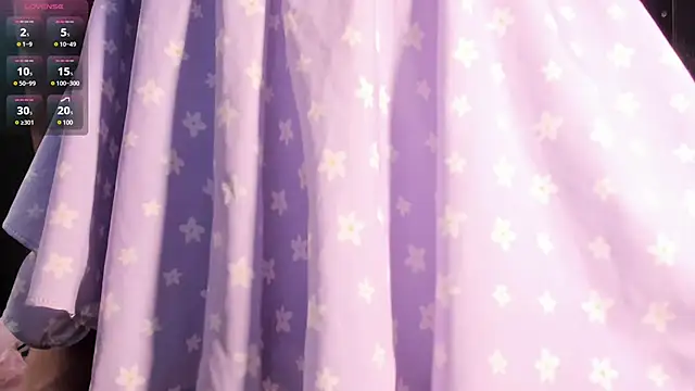 Snapshot of EmilyGomezLS chatting on 01-25-25, 11:23 EmilyGomezLS online show from 01-25-25, 11:23