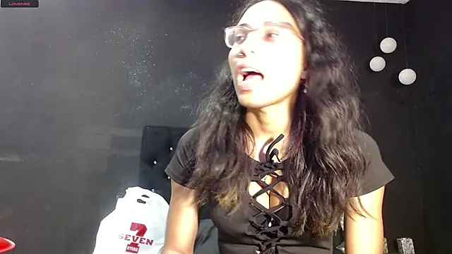 Snapshot of EmilyGomezLS chatting on 02-09-25, 11:25 EmilyGomezLS online show from 02-09-25, 11:25