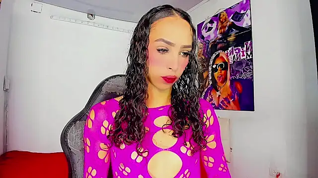 Snapshot of Bigcatalove chatting on 02-14-26, 12:57 Bigcatalove online show from 02-14-26, 12:57