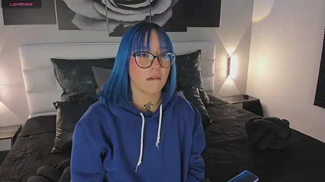 sofi bakerr online show from 11-06-25, 11:33