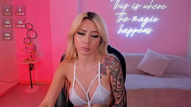 HannaConnor  online show from 02-13-25, 03:18