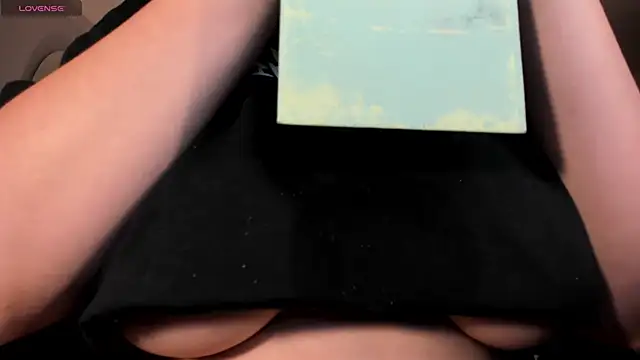 Snapshot of BellaRose_X chatting on 02-15-26, 05:59 BellaRose X online show from 02-15-26, 05:59