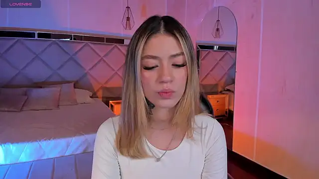 ViolettHansson online show from 01-15-26, 06:44