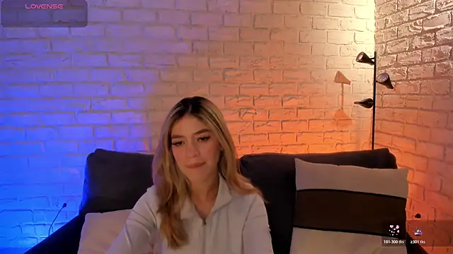 ViolettHansson online show from 06-16-26, 10:07