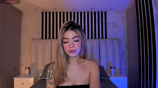 ViolettHansson online show from 06-20-26, 11:13