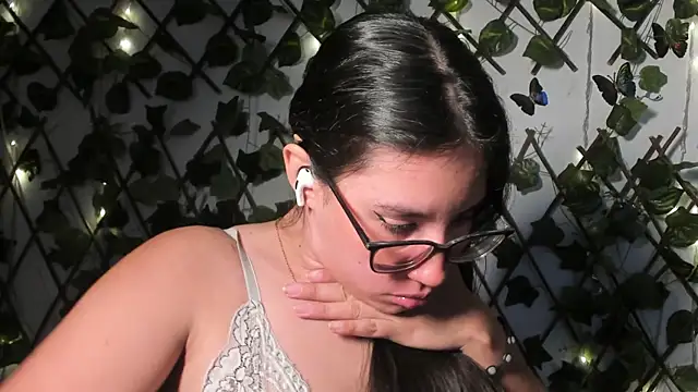 CoralineSanchez online show from 10-21-25, 03:18