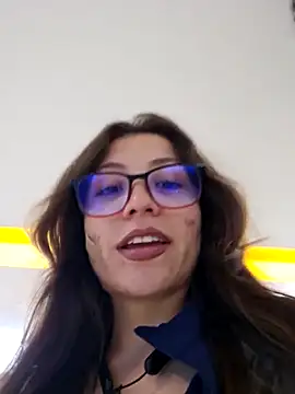 Snapshot of mmmVirginia chatting on 11-10-25, 06:51 mmmVirginia online show from 11-10-25, 06:51