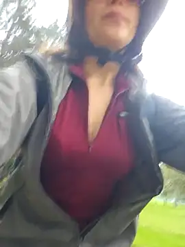 Snapshot of mmmVirginia chatting on 12-15-25, 06:23 mmmVirginia online show from 12-15-25, 06:23