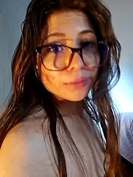 Snapshot of mmmVirginia chatting on 12-21-25, 07:54 mmmVirginia online show from 12-21-25, 07:54