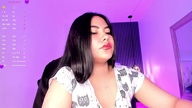 aliscollins  online show from 09-13-25, 02:00