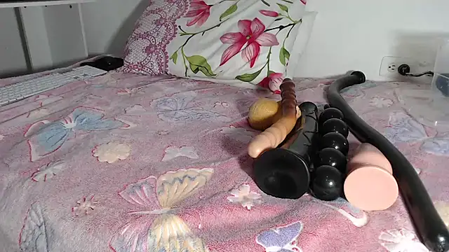 Snapshot of ruby07 chatting on 11-28-25, 08:00 ruby07 online show from 11-28-25, 08:00