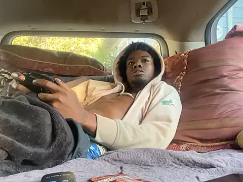 SlimeCrownzOut5 online show from 10-09-25, 01:53