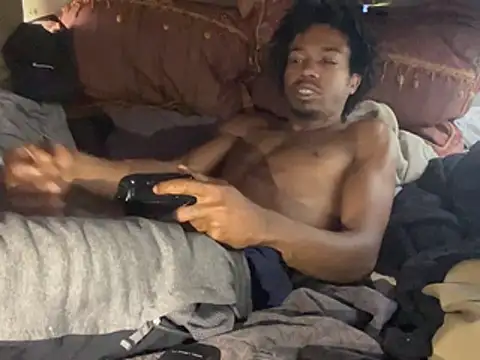 SlimeCrownzOut5 online show from 03-02-26, 07:21