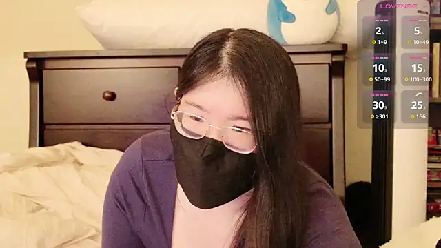 Snapshot of Kara-Nuna chatting on 12-08-24, 05:29 Kara-Nuna online show from 12-08-24, 05:29