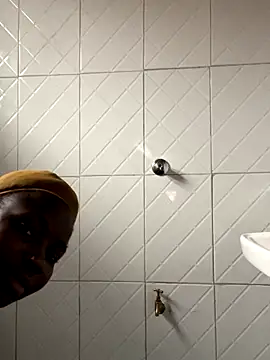 Snapshot of JemaimaPrincess chatting on 12-17-25, 04:40 JemaimaPrincess online show from 12-17-25, 04:40