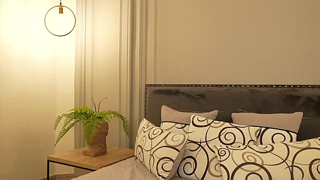 IrisBaker online show from 11-13-25, 09:03