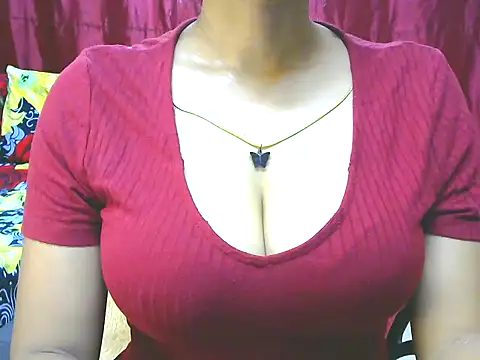 Snapshot of ishmita99 chatting on 09-11-25, 03:39 ishmita99 online show from 09-11-25, 03:39