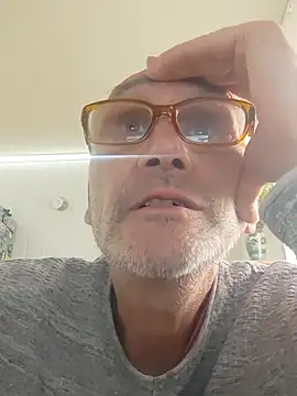 Snapshot of tino66 chatting on 11-01-25, 01:35 tino66 online show from 11-01-25, 01:35