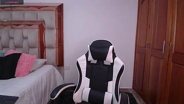 emilyaboott online show from 04-26-26, 11:02