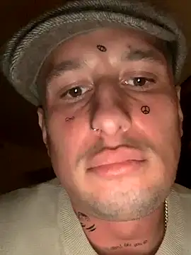 Snapshot of Armou90 chatting on 10-20-25, 07:58 Armou90 online show from 10-20-25, 07:58