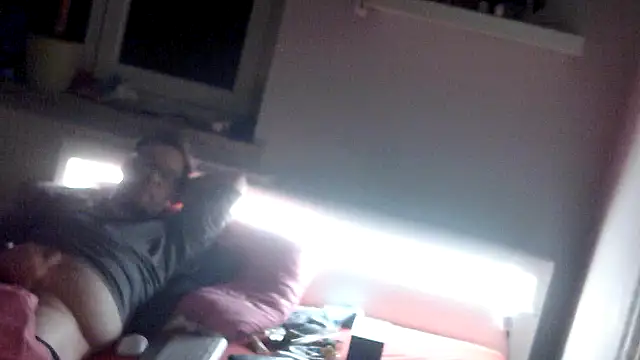 larsgessner30 online show from 02-04-26, 01:55