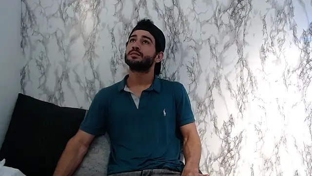 Snapshot of Moon_and_aaron chatting on 03-01-26, 03:41 Moon and aaron online show from 03-01-26, 03:41