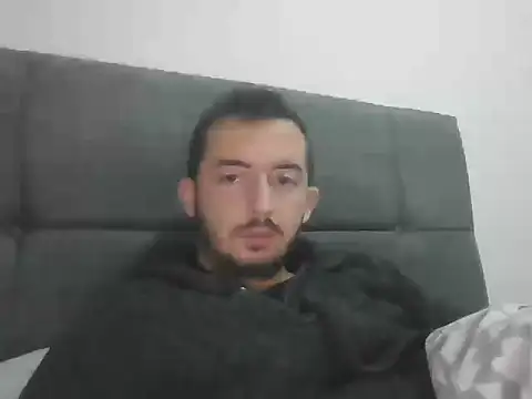 Snapshot of laynufff chatting on 12-05-25, 05:42 laynufff online show from 12-05-25, 05:42