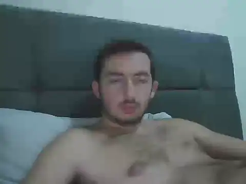 Snapshot of laynufff chatting on 12-18-25, 05:08 laynufff online show from 12-18-25, 05:08