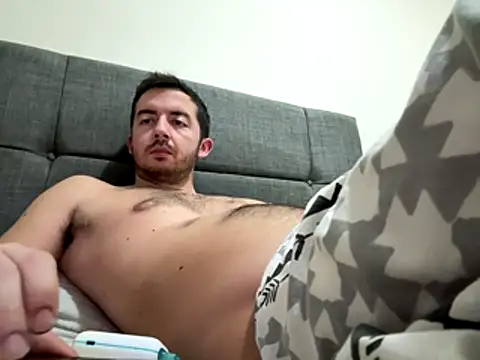 Snapshot of laynufff chatting on 12-21-25, 06:04 laynufff online show from 12-21-25, 06:04