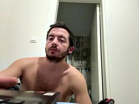 Snapshot of laynufff chatting on 01-17-26, 05:27 laynufff online show from 01-17-26, 05:27