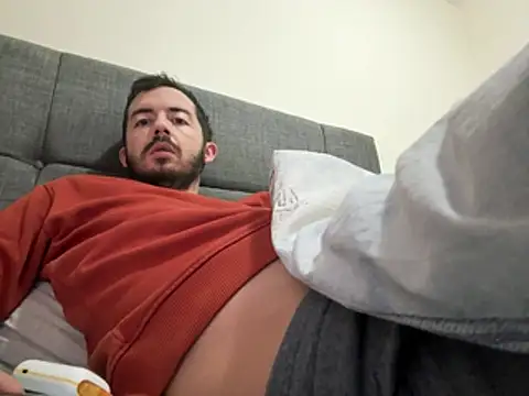 Snapshot of laynufff chatting on 03-08-26, 05:11 laynufff online show from 03-08-26, 05:11