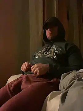 Snapshot of FumesClouds chatting on 12-22-24, 06:39 FumesClouds online show from 12-22-24, 06:39