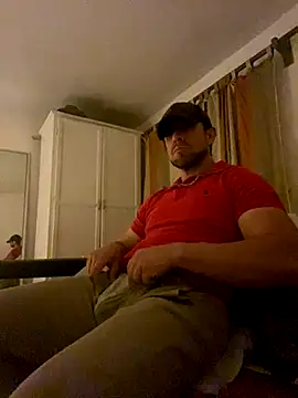 Snapshot of FumesClouds chatting on 10-31-25, 10:05 FumesClouds online show from 10-31-25, 10:05