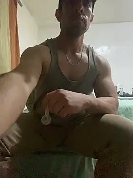 Snapshot of FumesClouds chatting on 12-23-25, 06:00 FumesClouds online show from 12-23-25, 06:00