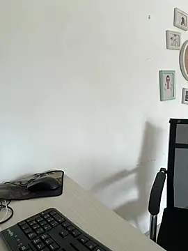 palzkybi123 online show from 07-11-26, 01:52