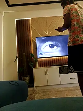 Snapshot of SexyMama_boy chatting on 10-03-25, 04:04 SexyMama boy online show from 10-03-25, 04:04