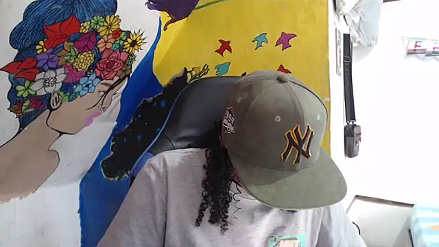 Snapshot of yohatinelly07 chatting on 09-12-25, 09:04 yohatinelly07 online show from 09-12-25, 09:04