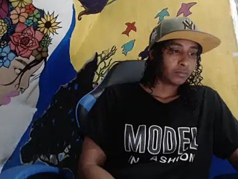 Snapshot of yohatinelly07 chatting on 09-18-25, 01:18 yohatinelly07 online show from 09-18-25, 01:18