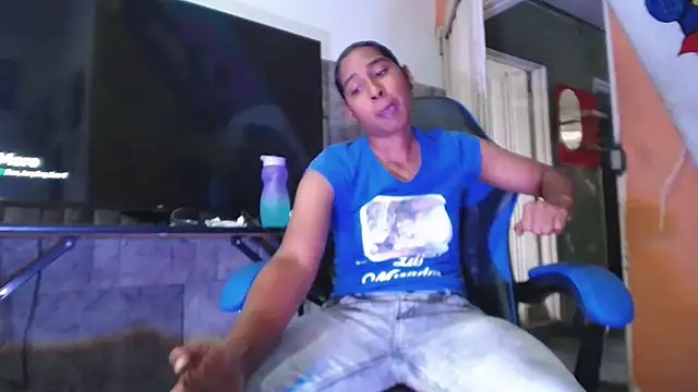 Snapshot of yohatinelly07 chatting on 09-24-25, 09:51 yohatinelly07 online show from 09-24-25, 09:51