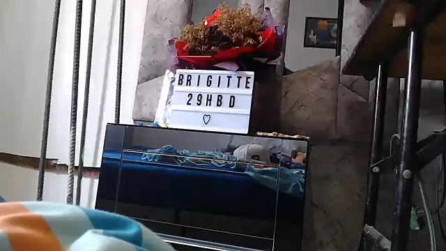 Snapshot of yohatinelly07 chatting on 09-25-25, 05:38 yohatinelly07 online show from 09-25-25, 05:38