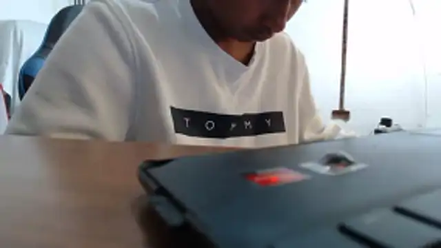 Snapshot of yohatinelly07 chatting on 11-06-25, 06:42 yohatinelly07 online show from 11-06-25, 06:42