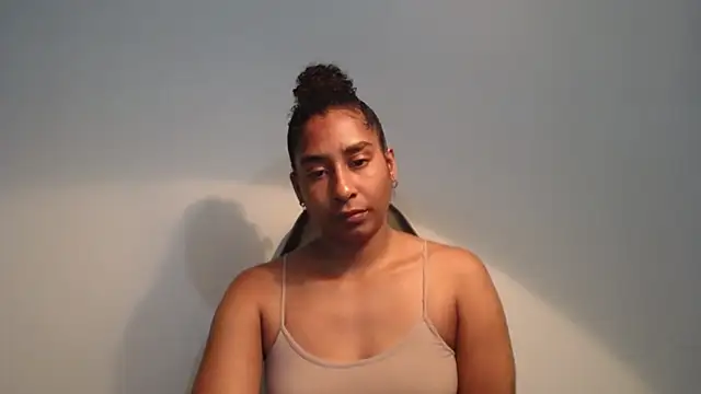 Snapshot of yohatinelly07 chatting on 07-05-26, 10:39 yohatinelly07 online show from 07-05-26, 10:39