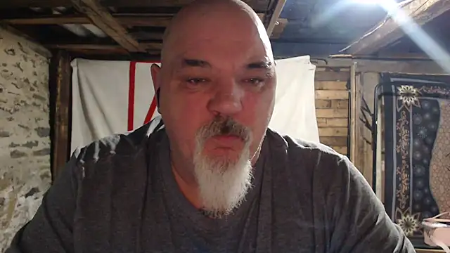 Newfiesausage1972 online show from 01-14-26, 11:16