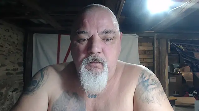 Newfiesausage1972 online show from 03-13-26, 07:15