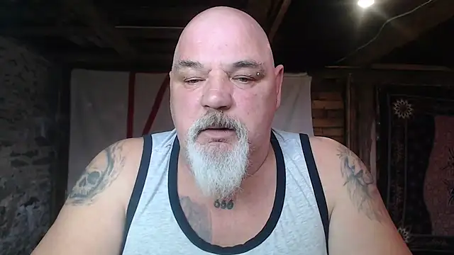 Newfiesausage1972 online show from 03-28-26, 09:03