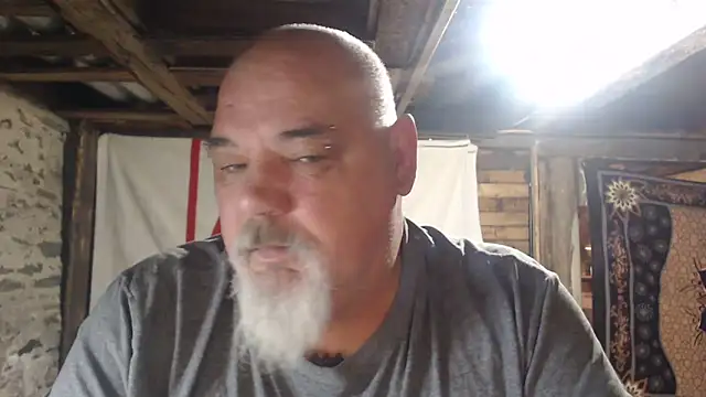 Newfiesausage1972 online show from 04-12-26, 08:41