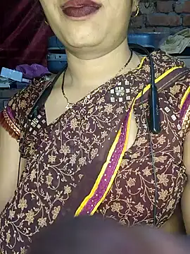 Snapshot of Simaran_bhabhi chatting on 01-17-25, 06:57 Simaran bhabhi online show from 01-17-25, 06:57