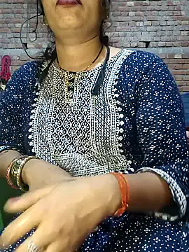 Snapshot of Simaran_bhabhi chatting on 01-29-25, 04:08 Simaran bhabhi online show from 01-29-25, 04:08