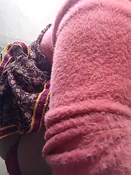 Snapshot of Simaran_bhabhi chatting on 01-31-25, 02:04 Simaran bhabhi online show from 01-31-25, 02:04
